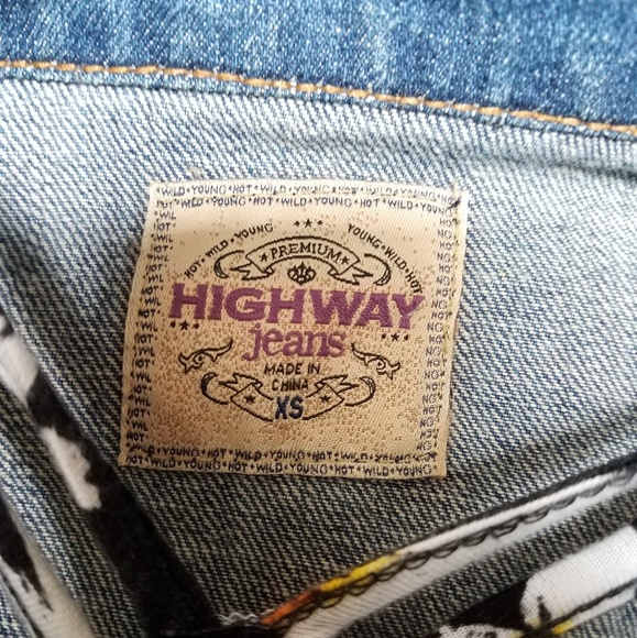 SALE Tillys Jean Jacket + Flowy Floral Tee Tank - Picture 3 of 4